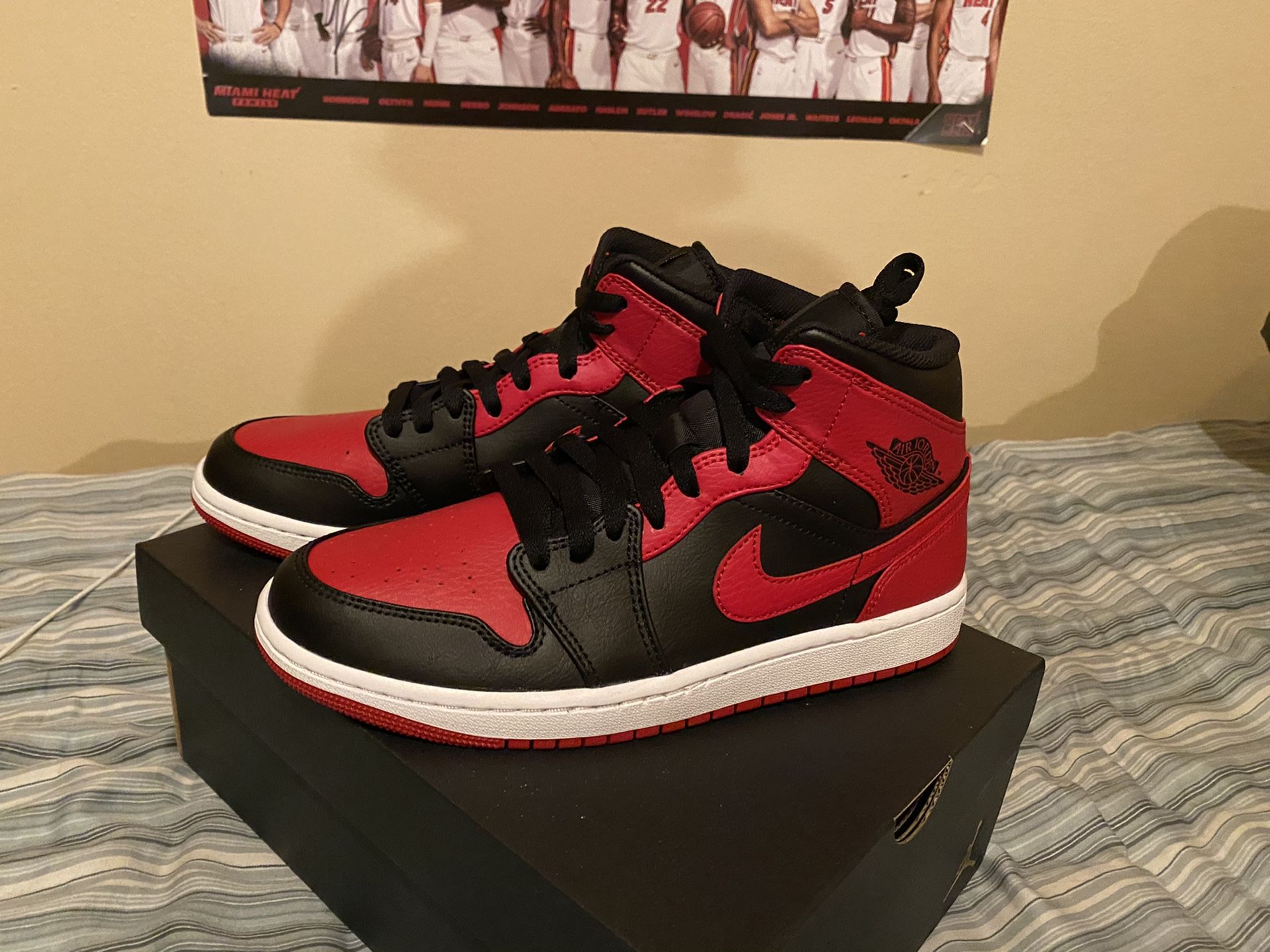 Jordan 1 “Banned” Mids - Size 8