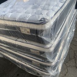 🌟✨Mattress Pillow Top All Sizes ✨🌟 ☑️ 12” inches tall 🟦All sizes 🛏💤 🟩Same day delivery available🚛 🟠Queen sizes $199 🟡Full sizes $179 🟢Twin s