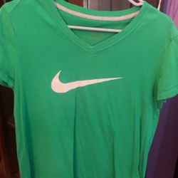 Women’s Nike T-shirt