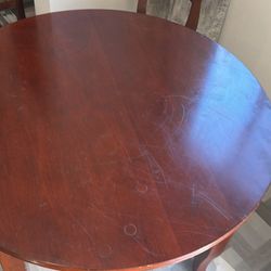 Small kitchen table W 4 Chairs 
