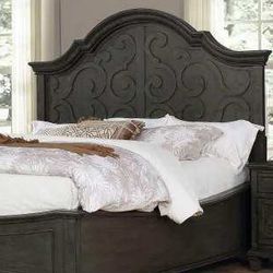 King Size Bed Dresser Mirror 2 Nightstands ((CLEARANCE SALE!))