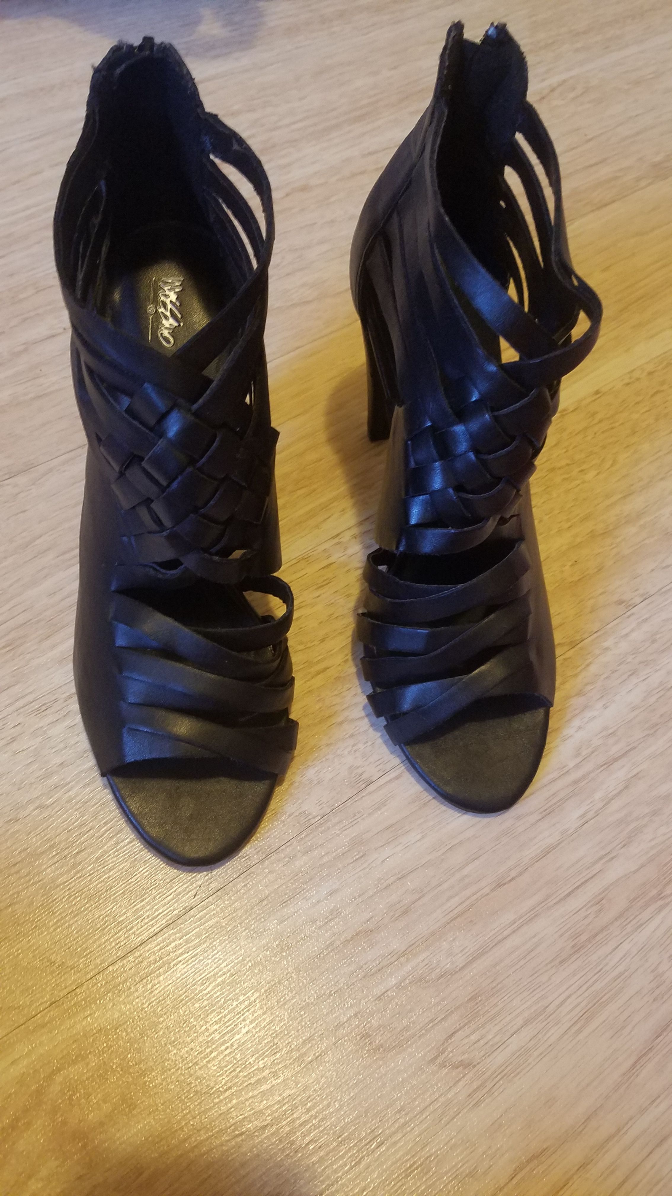 Mossimo Cute black heels