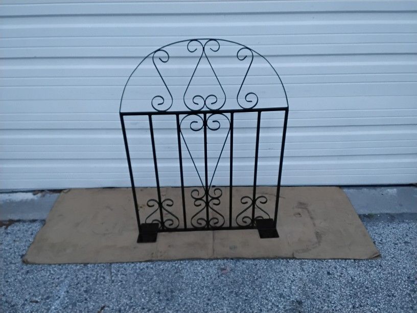 Nice Black Decorative Free Standing Iron Gate Inside Or Outside Very Clean Display Model New.