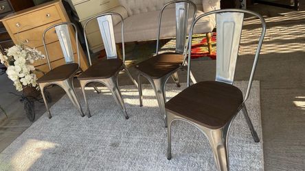 Gorgeous in or out Dinig metal wood chairs