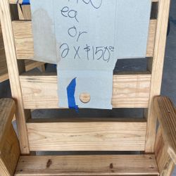 Dos sillas Nuevas Hechas Con Tornillo Para Que Duren