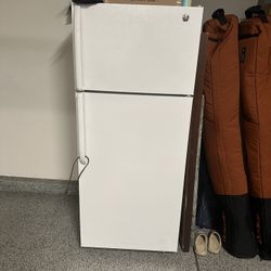 Refrigerator (GE)