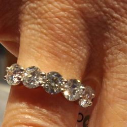 BEAUTIFUL   Wedding / Anniversary Band 