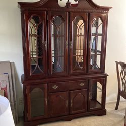 China Cabinet/Hutch