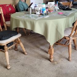 Round Wood  Dinning Table And Chairs  Set 