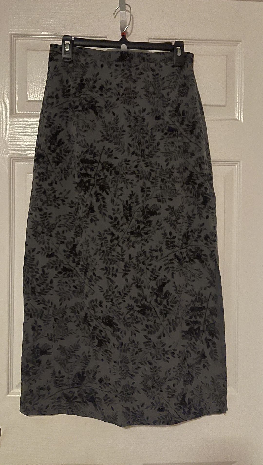 Ladies Black & Gray Maxi Skirt Size 10