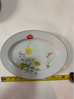 CA. CASTLECOURT FINE CHINA. APRIL FLOWERS. VINTAGE.