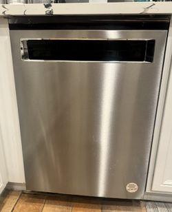 KitchenAid 24” Stainless Dishwasher – High-End Model