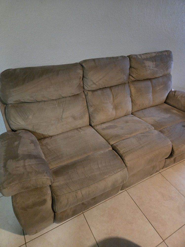Recliner Couch / Sofa MUST GO TODAY PLEASE!!!