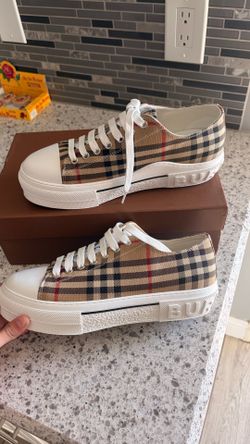 Burrberry converse New