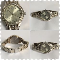 WOMENS SILVER TONE RHINESTONE WRIST WATCH  