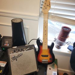 Small Electric  Guitar  With Nice Amp
