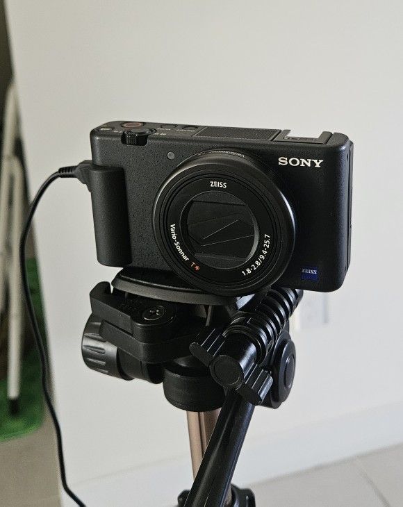 Sony Camera ZV-1 – Perfect for Content Creators & Vloggers!