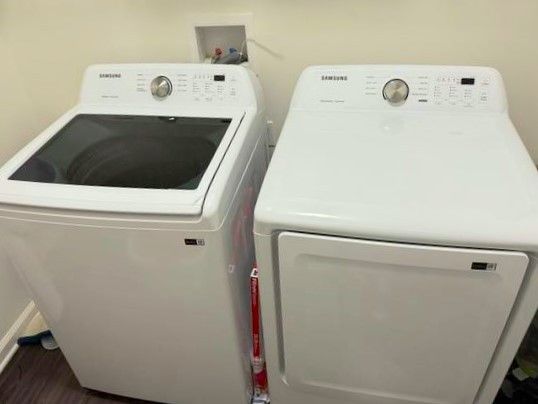 New Samsung Electric Washer and Dryer