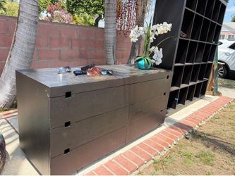 Black 6-Drawer Dresser – 60" L x 21" W x 28" H – Good Condition