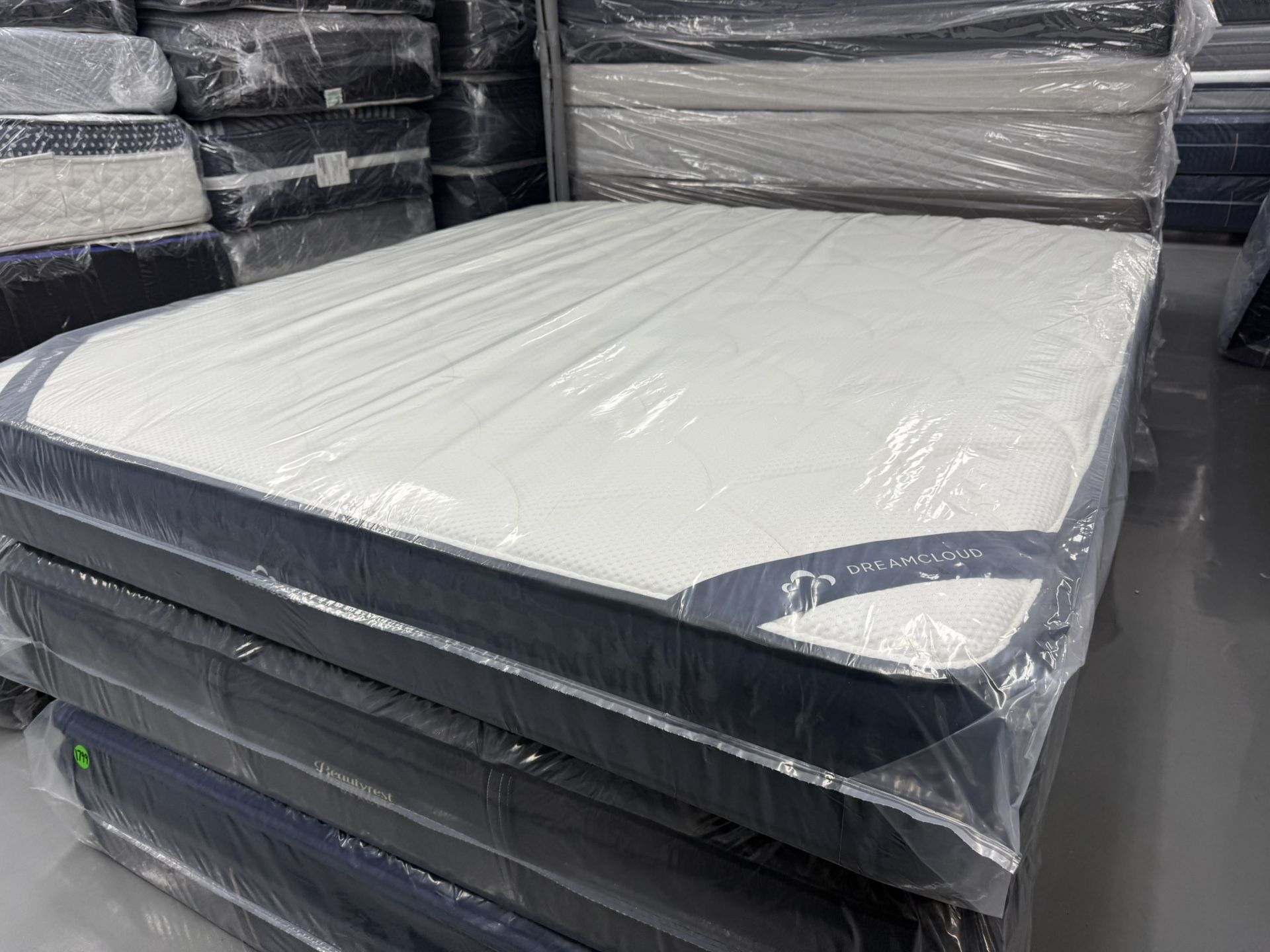 KING SIZE DREAMCLOUD MATTRESS & BOX SPRINGS BED SET