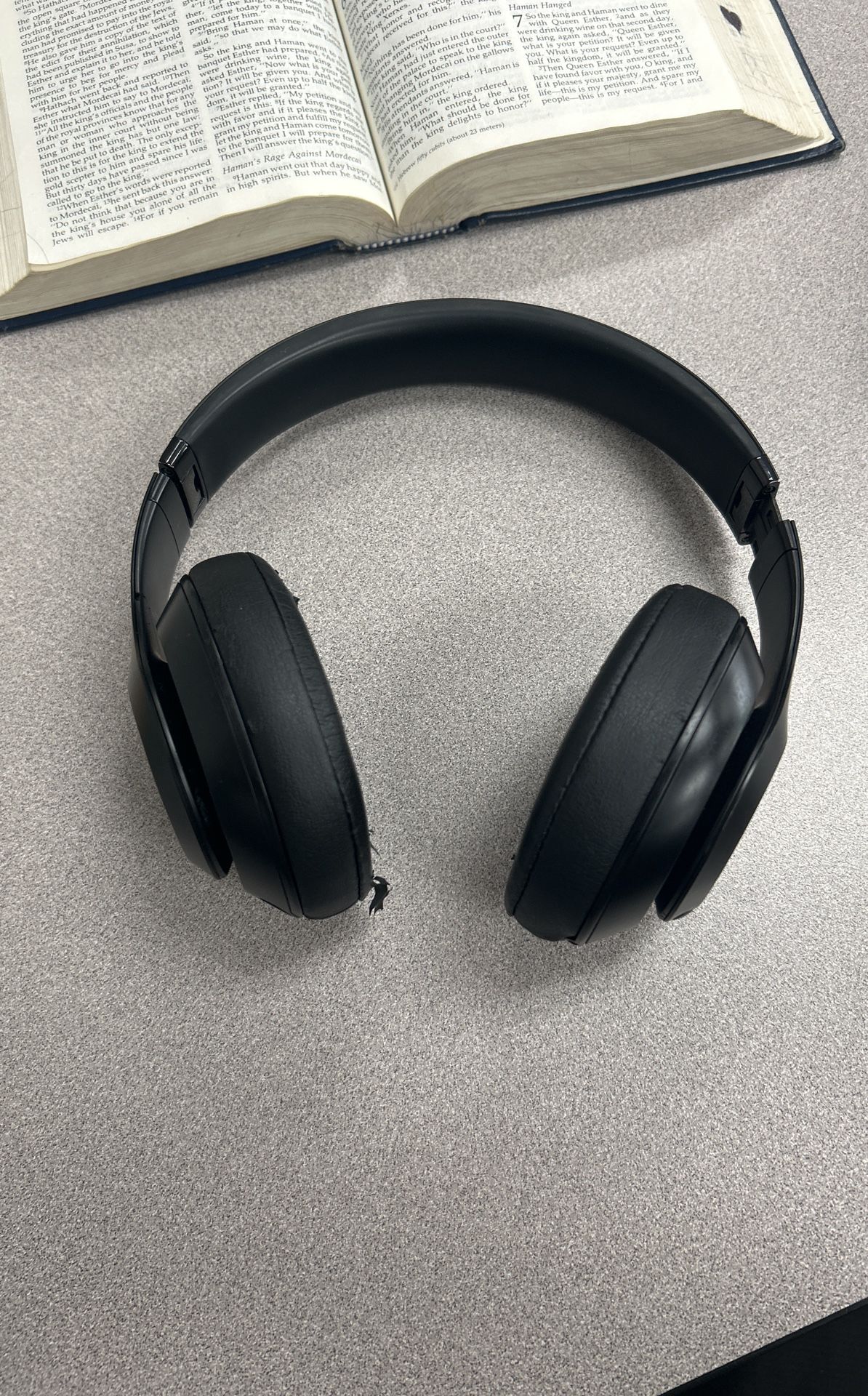 Beats Studio 3(noise Cancellation)