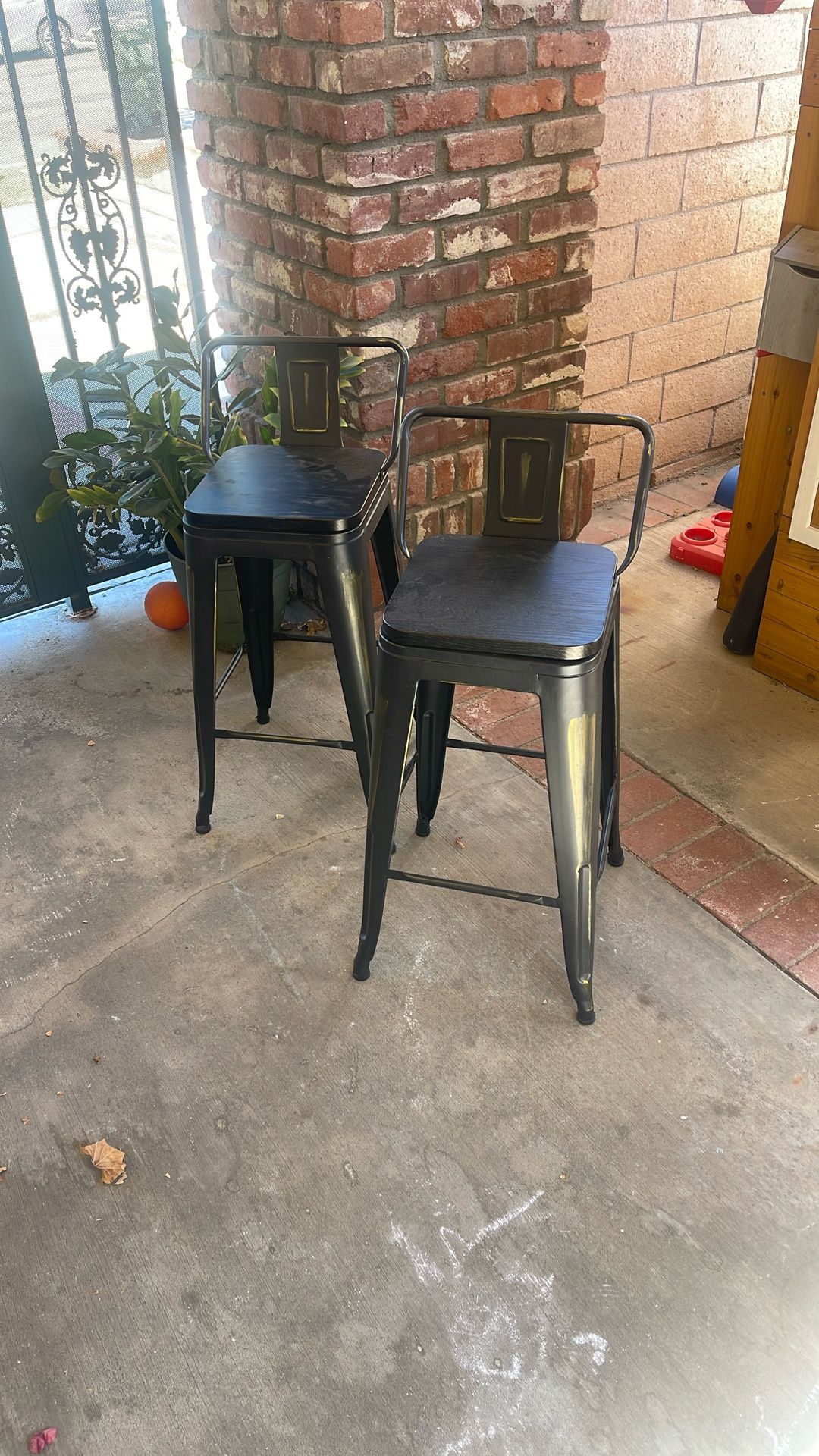 Swivel Bar Stools