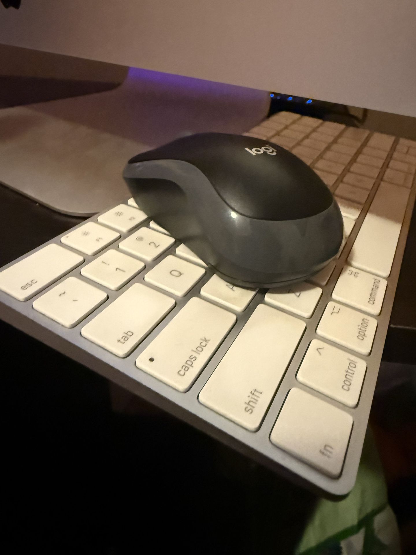 I Mac Keyboard And Mouse (we Have the original iMac Mouse)