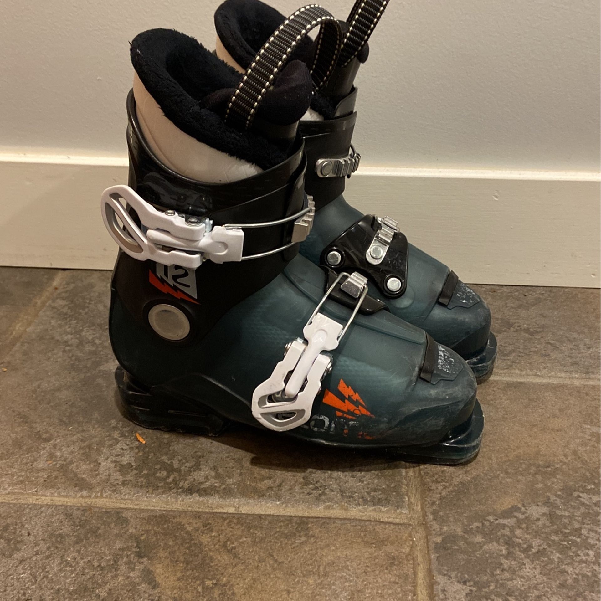 Salomon T2 Kids Ski Boots Size 20