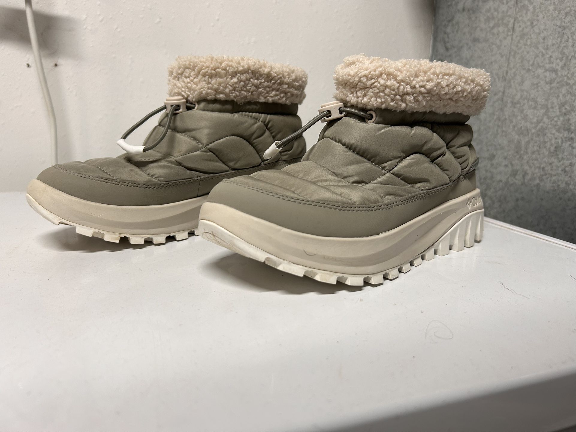 Columbia Snow Boots Size 7