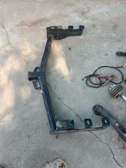 Tow hitch for full size GM or chevy trucks