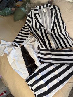Bettle juice costume