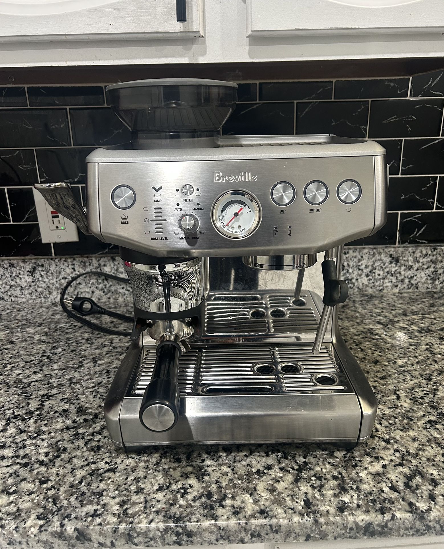 Breville Barista Express Impress Espresso Machine BES876BSS