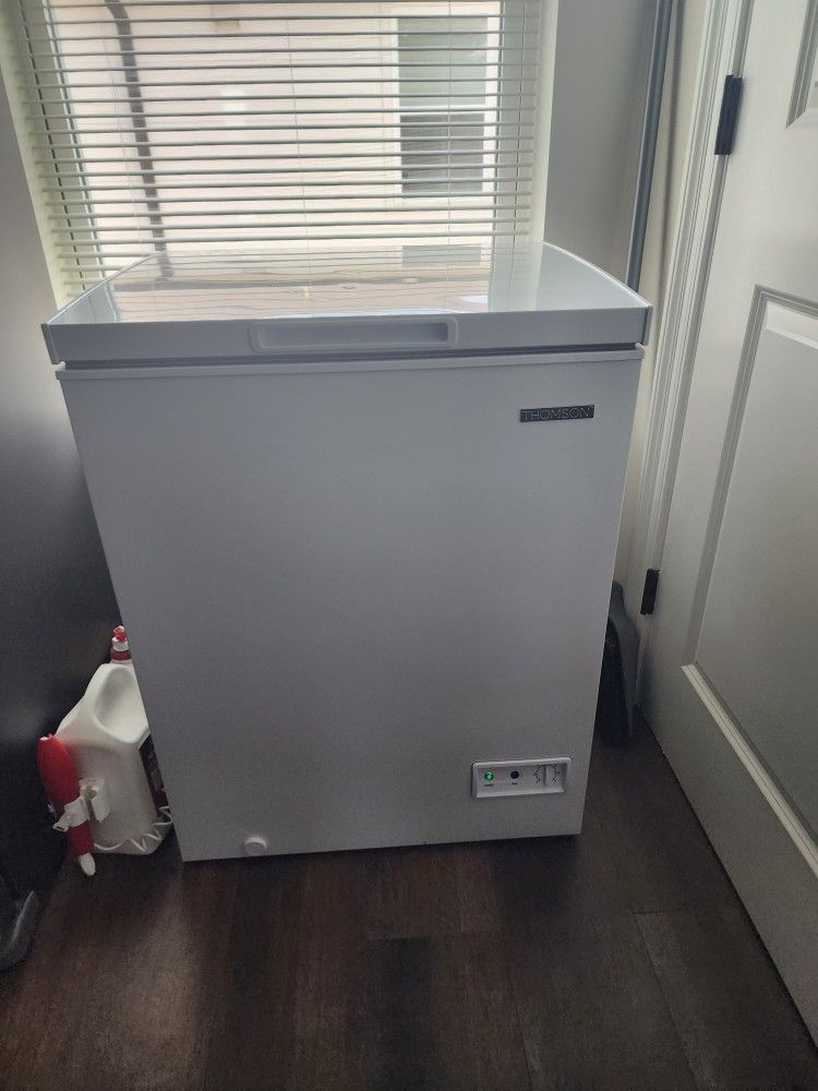 Thomson™ Chest Freezer (5.0 cu. ft.)
