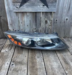 11-13 Kia optima passenger right side headlight