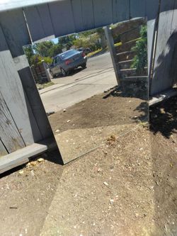 Wall mirror