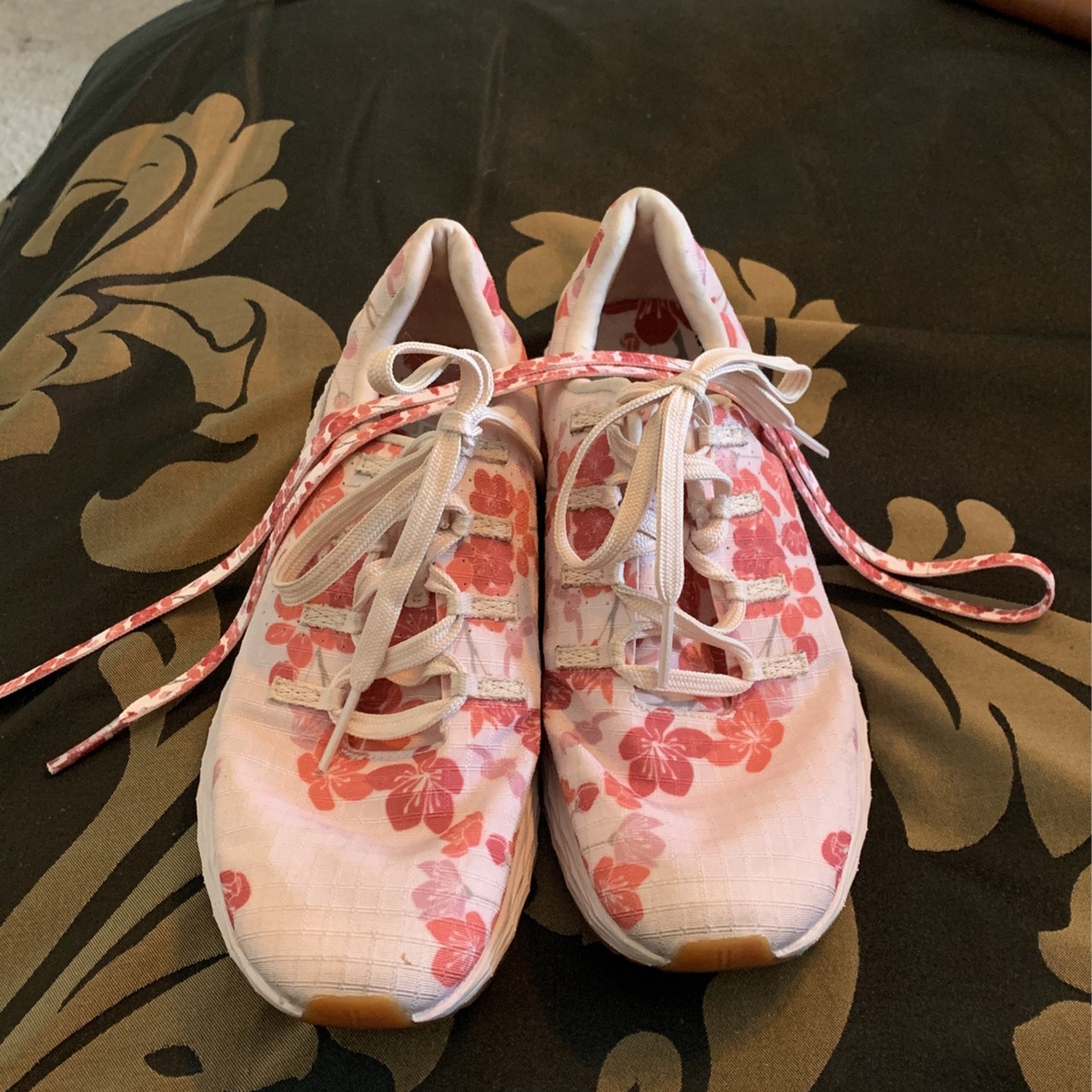 NOBULL Cherry blossom Runners