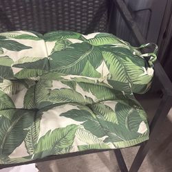 Greendale Home Fashion Greendale Home Fashions 24-in x 24-in 2-Piece Palm Leaves White Deep Seat Patio Chair Cushion