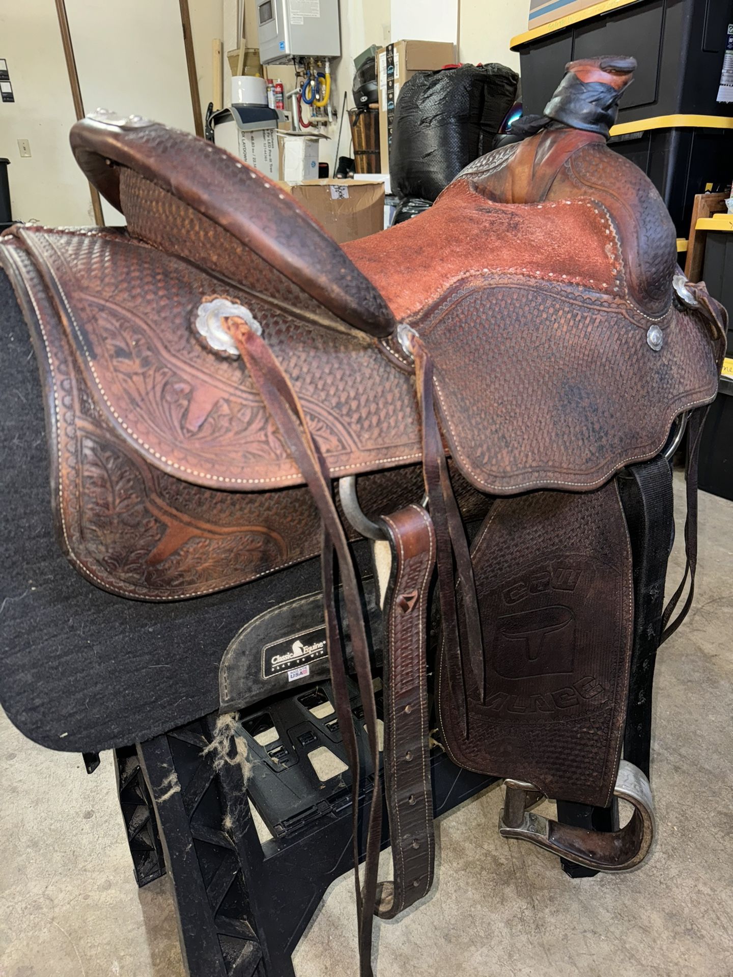 Saddle