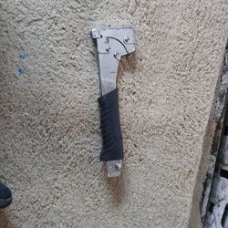 Stapler Carpet Tool