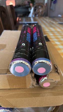 Gender reveal confetti’s poppers
