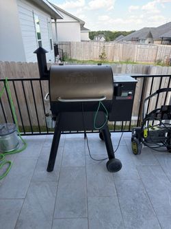Traeger Pellet Grill Smoker