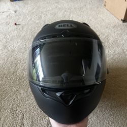Motorcycle Helmet - BELL, Shield Transitions To All Black In The Sun