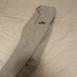 medium nike joggers 