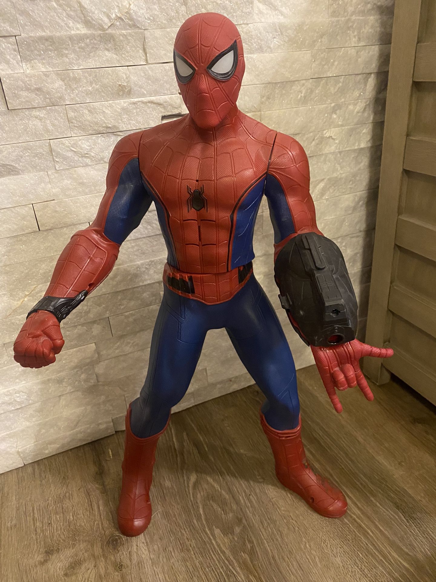 Marvel Spider-Man Homecoming Super Sense 24" Interactive Action Figure 2017