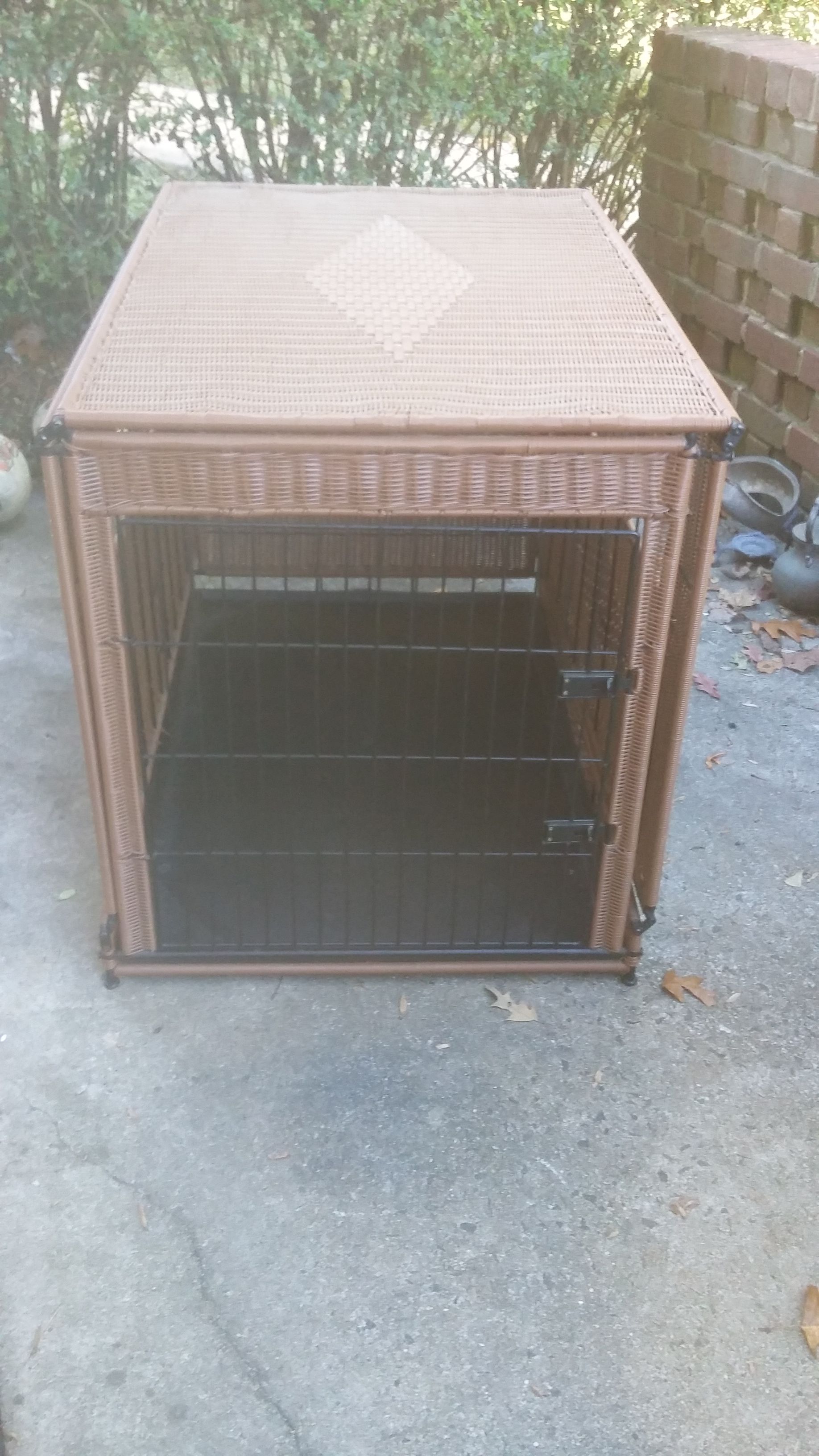 Rattan Pet Residence Large, 24" x 36" x 27" H