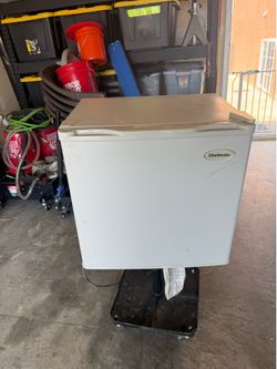 Mini fridge