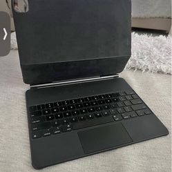 Apple Magic Keyboard 12.9