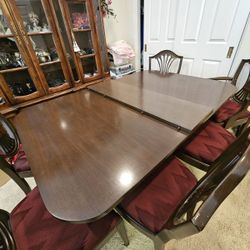 Vintage Mahogany Dining Table With Chairs
