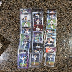 Yoshinobu Yamamoto Baseball Card Lot (28)