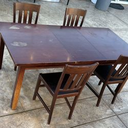 Dining Table / Extendable